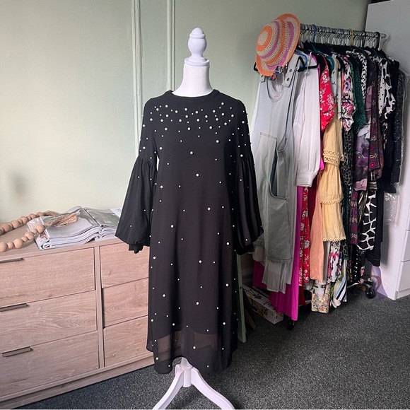 BYRD Modest Black & Ombre Embroidered White Pearl Chiffon Midi Knee-Length Dress - Picture 2 of 16